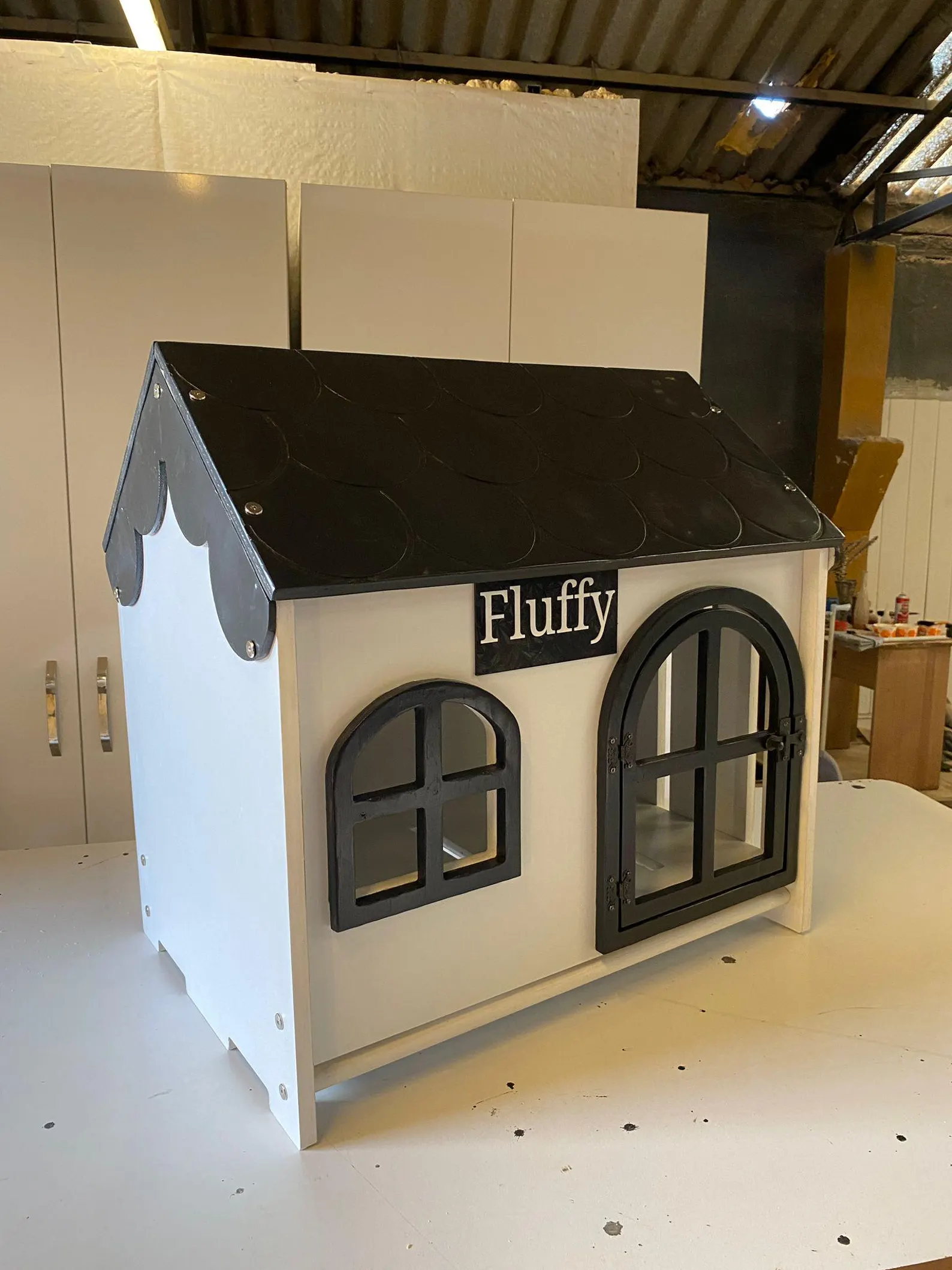 WOODEN KENNEL