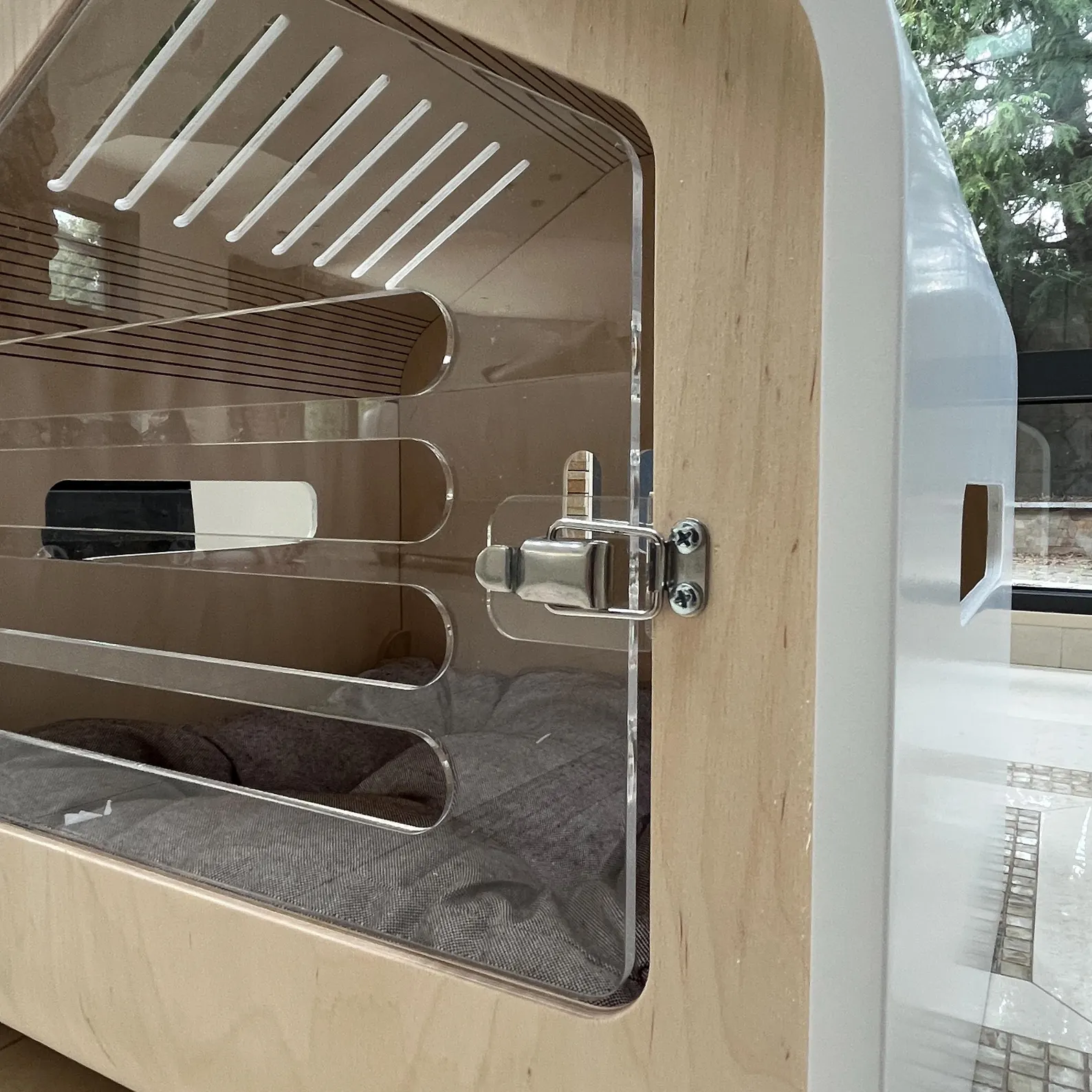 STEEL KENNEL